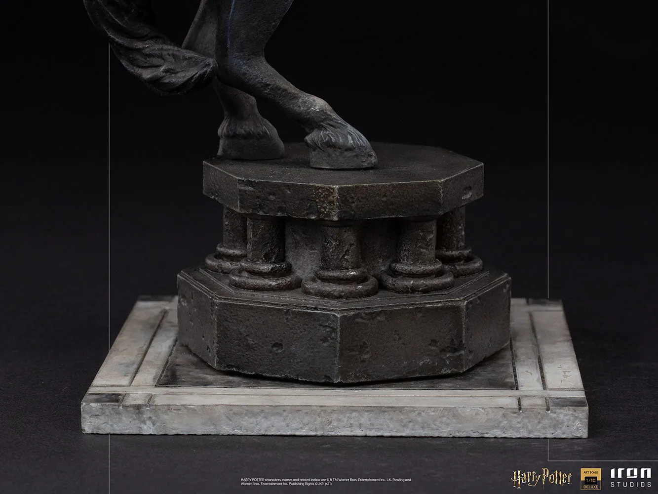 Iron Studios Harry Potter and the Sorcerer's Stone Ron Weasley at the Wizard Chess Deluxe 1:10 Scale Statue