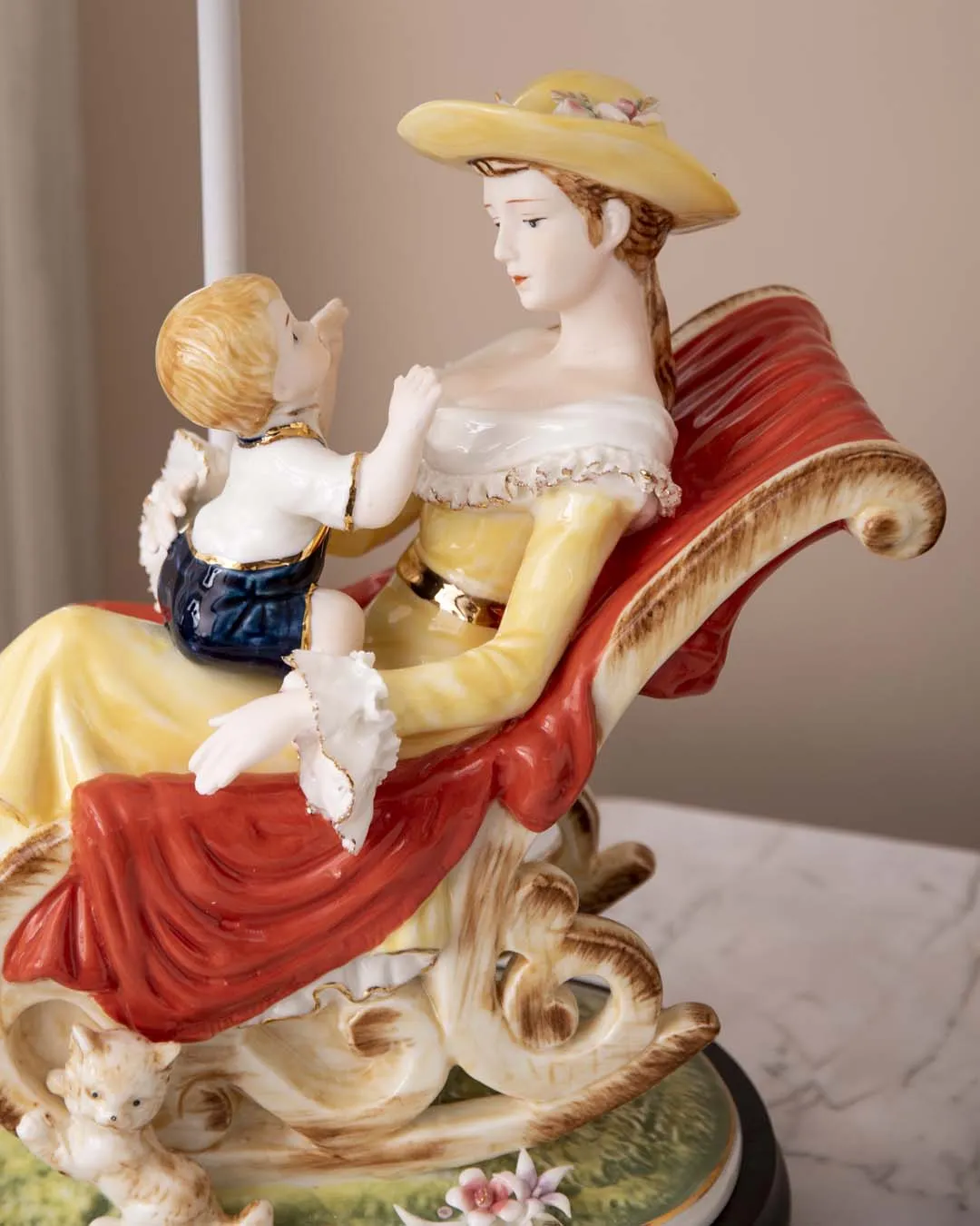 'Mother's Love' Capodimonte Figurine Lamp